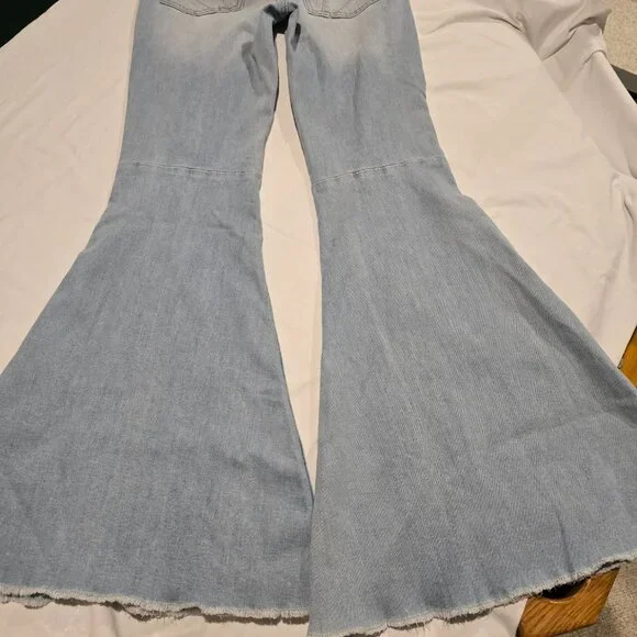 NWT Shyanne Country Wear Mid Rise Flare Distressed Jeans 28 Regular x 34 Long - Picture 10 of 16